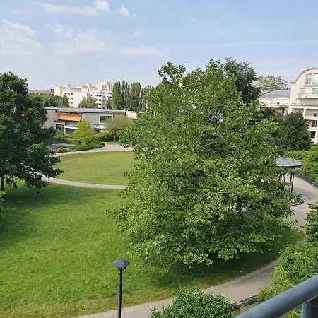 Apartment Residentiel Au Et Au Frais *